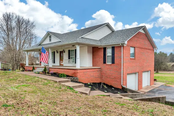 1014 Tom Osborne Rd, Columbia, TN 38401