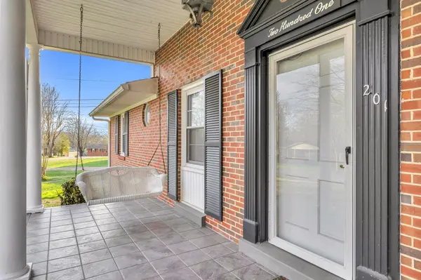 201 Cheyenne Trl, Columbia, TN 38401