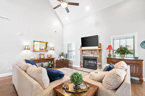 1045 Pitt Ln, Clarksville, TN 37043