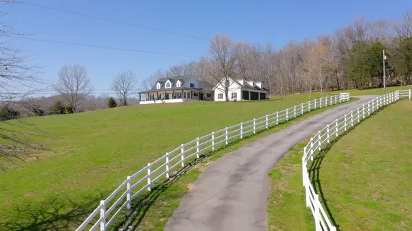 147 Barnes Hollow Rd, Fayetteville, TN 37334