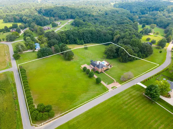 101 Dogwood Springs Dr, Portland, TN 37148