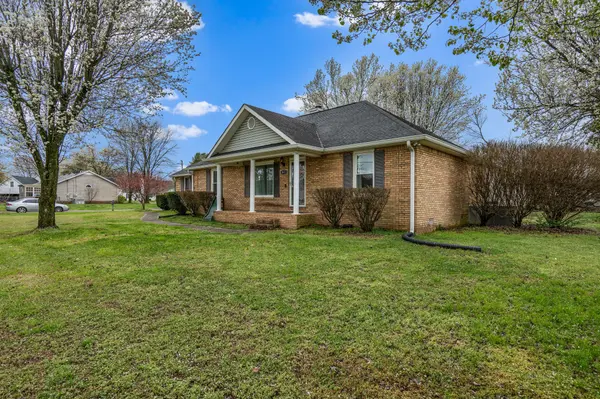 2622 Riverstone Dr, Murfreesboro, TN 37128