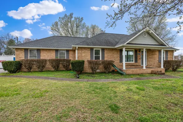 2622 Riverstone Dr, Murfreesboro, TN 37128