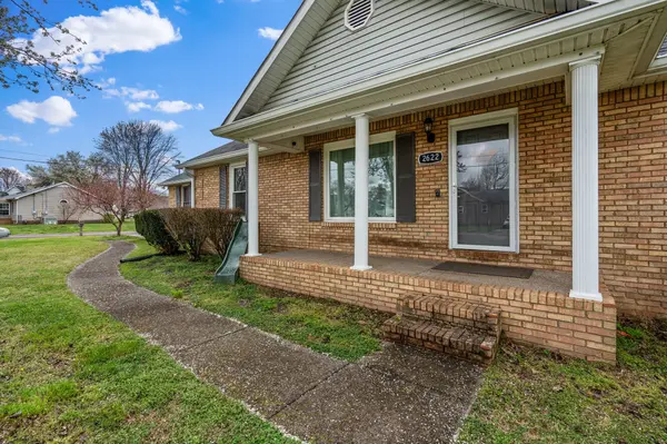 2622 Riverstone Dr, Murfreesboro, TN 37128