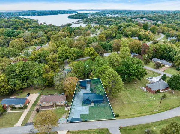 217 Spring Rd, Old Hickory, TN 37138