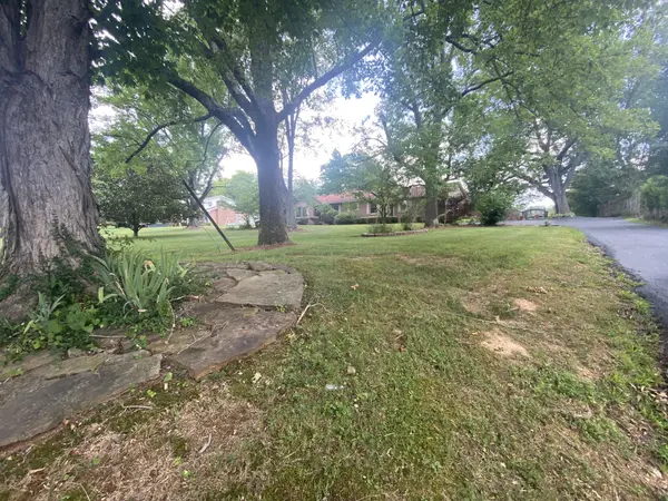 3042 Cox Mill Rd, Hopkinsville, KY 42240