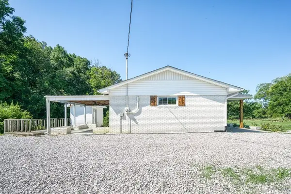 989 Garrett Rd, Quebeck, TN 38579