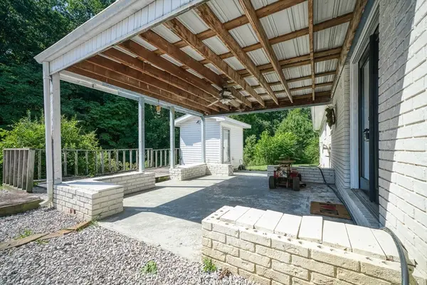 989 Garrett Rd, Quebeck, TN 38579