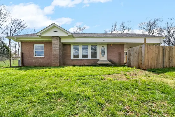 211 Roby Dr, Erin, TN 37061