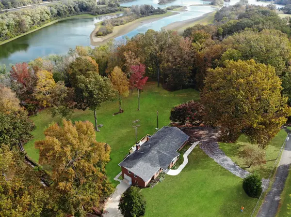 151 Lakeview Dr, Dover, TN 37058
