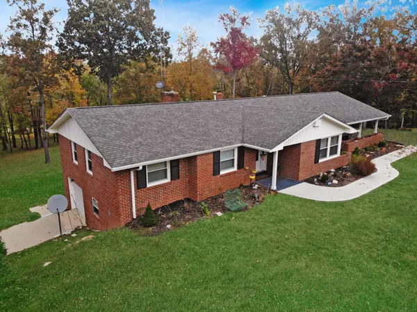 151 Lakeview Dr, Dover, TN 37058