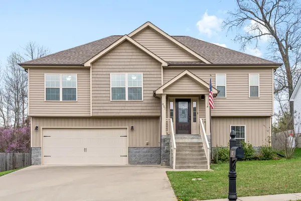 437 Woodtrace Dr, Clarksville, TN 37042
