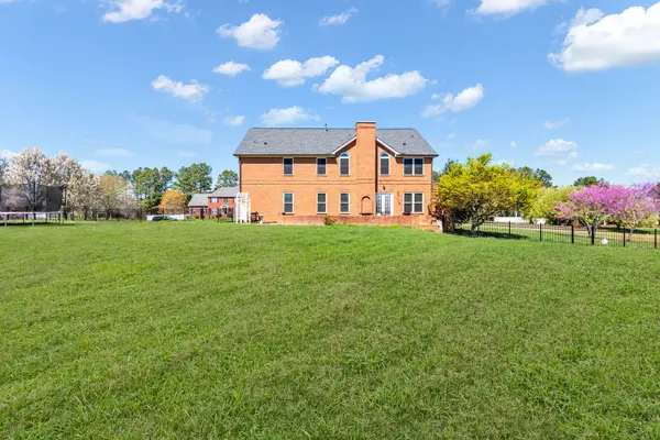 104 Brookstone Drive, Burns, TN 37029