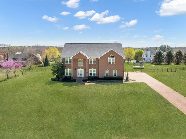 104 Brookstone Drive, Burns, TN 37029