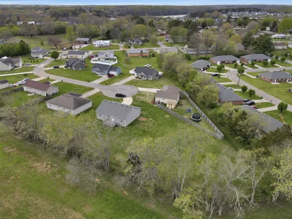 102 Troy Ct, Winchester, TN 37398