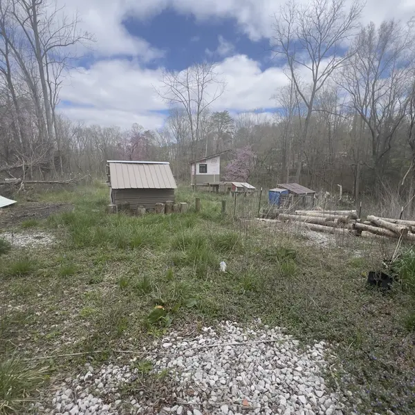 129 Big Mine Rd, Palmer, TN 37365