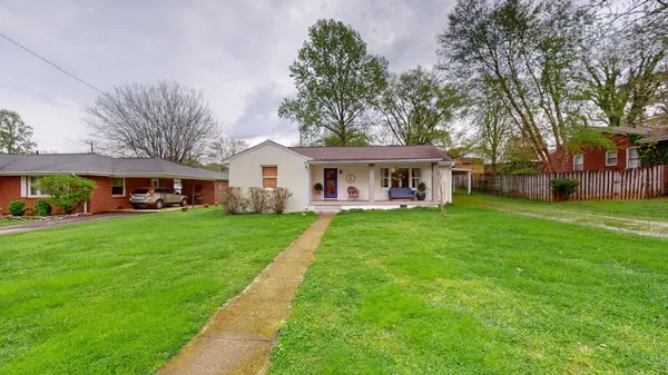 807 3rd Ave, Fayetteville, TN 37334