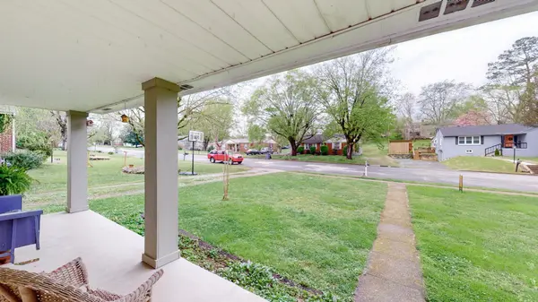 807 3rd Ave, Fayetteville, TN 37334