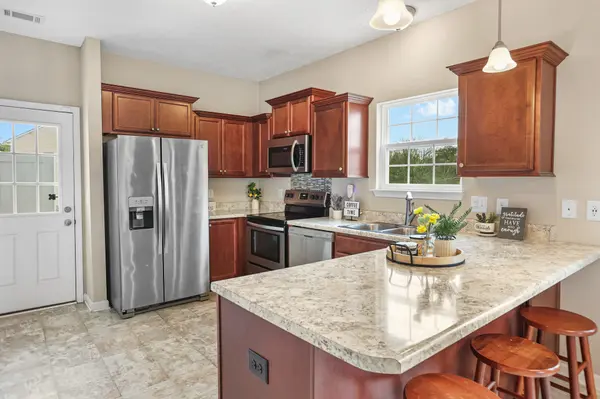 5866 Monroe Xing, Antioch, TN 37013