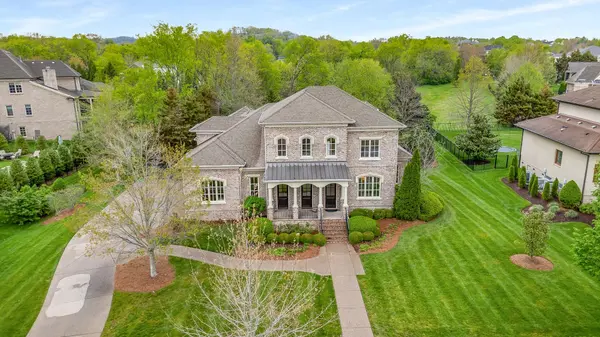 9238 Carrisbrook Ln, Brentwood, TN 37027