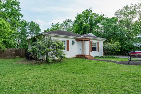 1118 Thompson Pl, Nashville, TN 37217