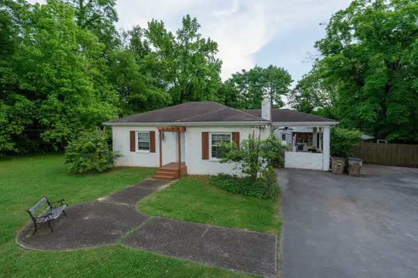 1118 Thompson Pl, Nashville, TN 37217