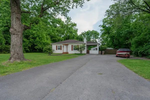 1118 Thompson Pl, Nashville, TN 37217