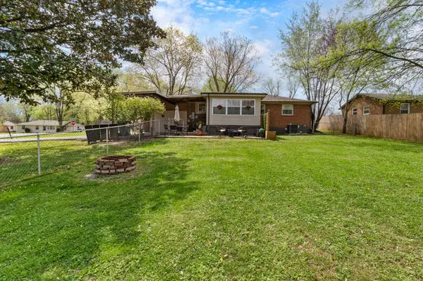 26 Covington St, Clarksville, TN 37040