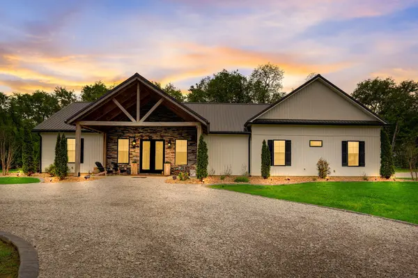 4352 Lunns Store Rd, Lewisburg, TN 37091