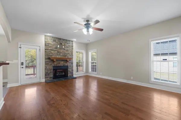 927 Nectar Ct, Adams, TN 37010
