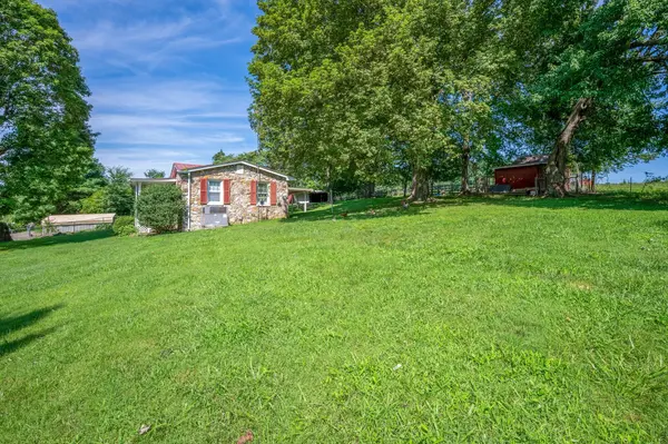 1071 Indian Creek Rd, Cumberland Furnace, TN 37051