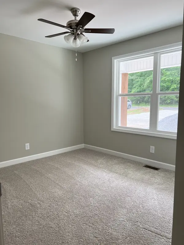 363 Jean Dr, Tullahoma, TN 37388