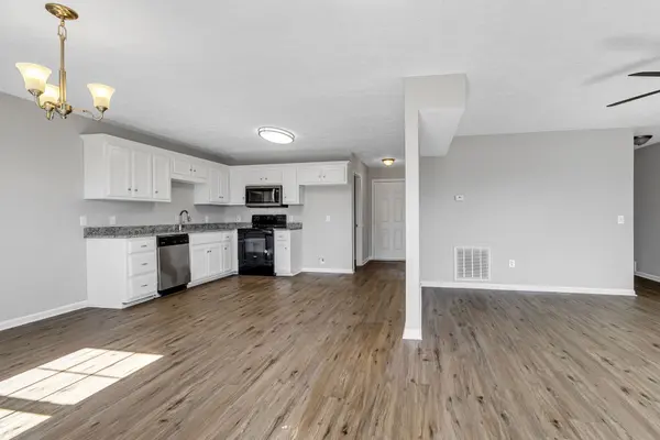 300 Cottonwood Dr, Shelbyville, TN 37160