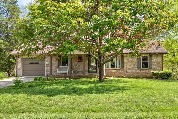 510 Lakeview Cir, Tennessee Ridge, TN 37178
