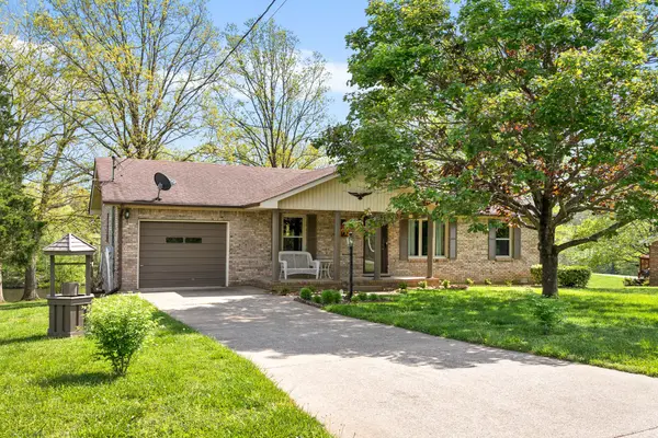 510 Lakeview Cir, Tennessee Ridge, TN 37178