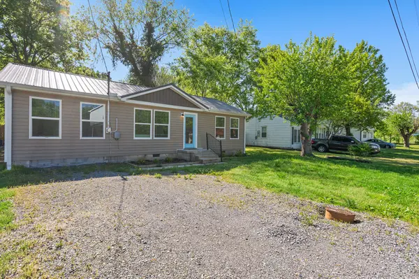 121 McBroom St, Woodbury, TN 37190