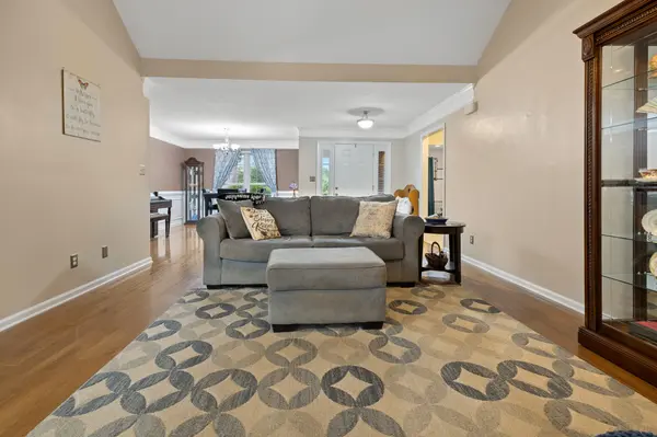 3157 Rolling Hills Ct, Clarksville, TN 37043