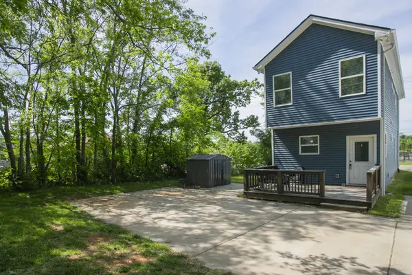 396 Parkside Cir, Lebanon, TN 37087