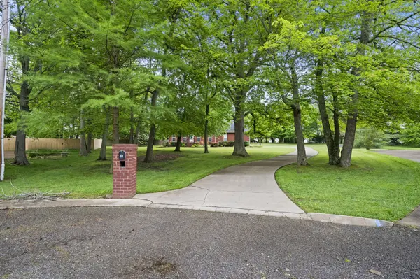 311 Orchard Park Dr, White House, TN 37188