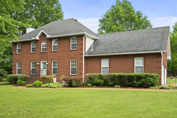 311 Orchard Park Dr, White House, TN 37188