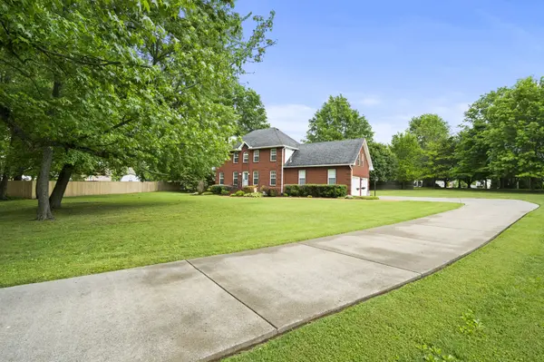 311 Orchard Park Dr, White House, TN 37188