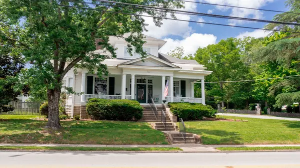 310 Mulberry Ave, Fayetteville, TN 37334