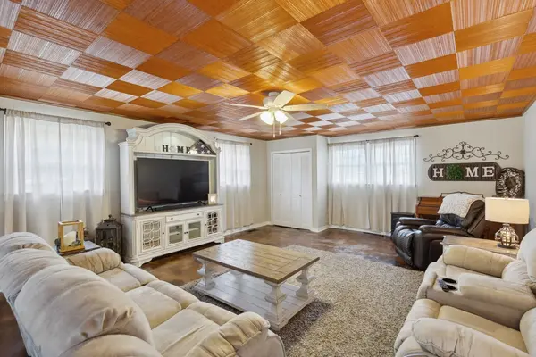 203 Cothron Dr, Lafayette, TN 37083
