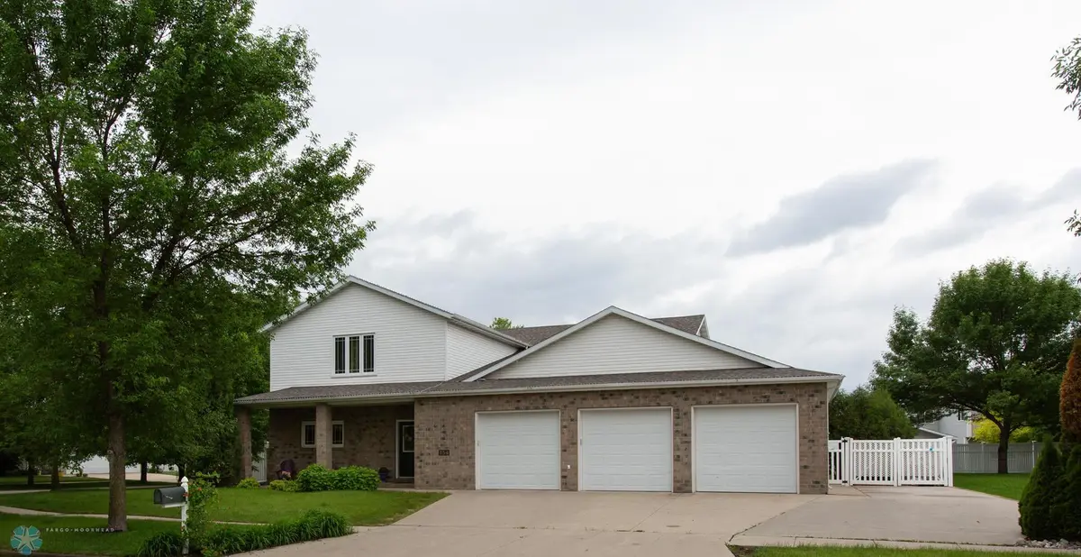 754 Wyndemere DR, West Fargo, ND 58078
