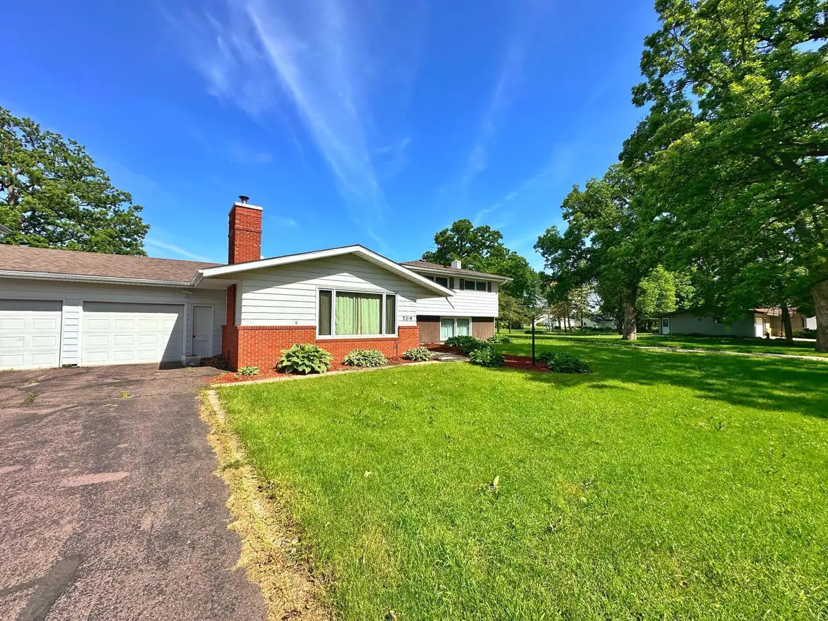 709 Ford AVE, Spring Valley, MN 55975
