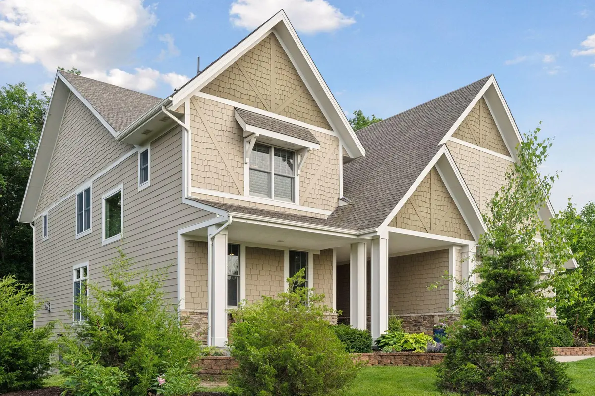 6965 Lake Harrison CIR, Chanhassen, MN 55317
