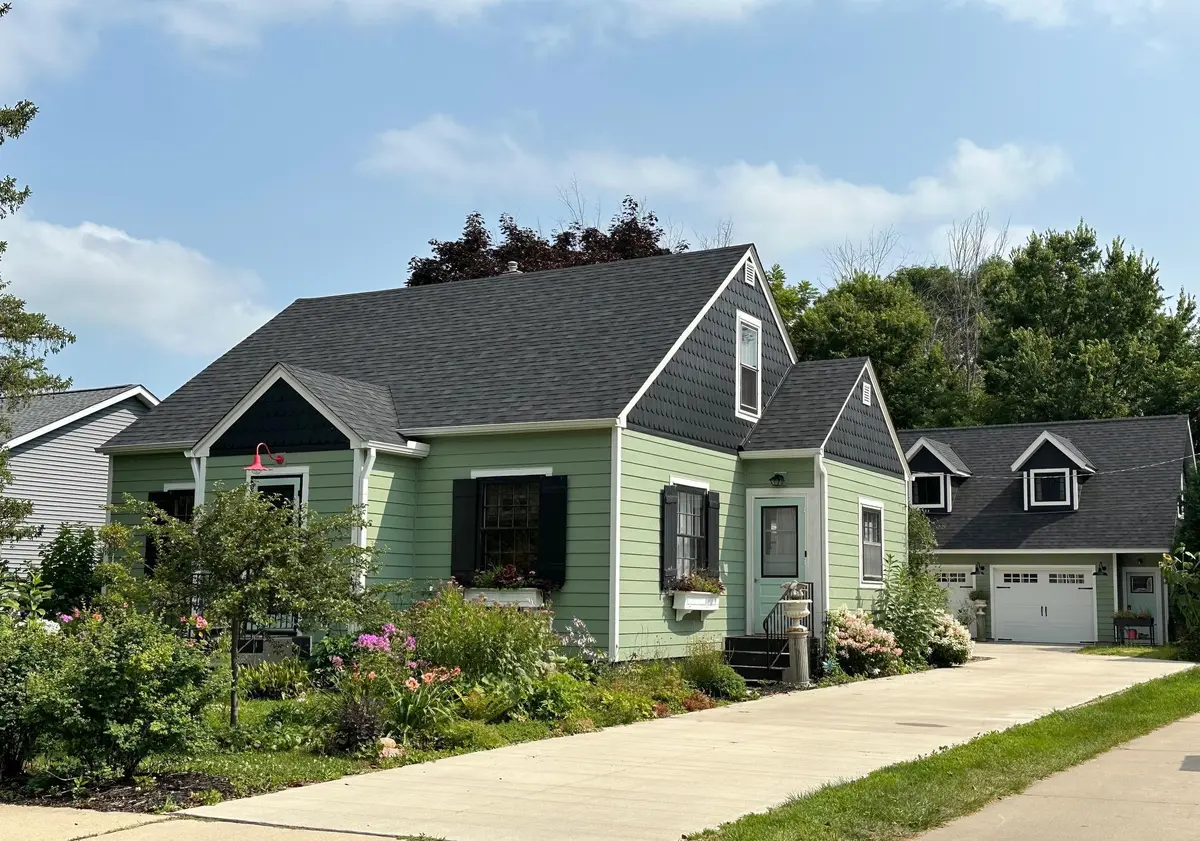 809 1st ST W, Northfield, MN 55057