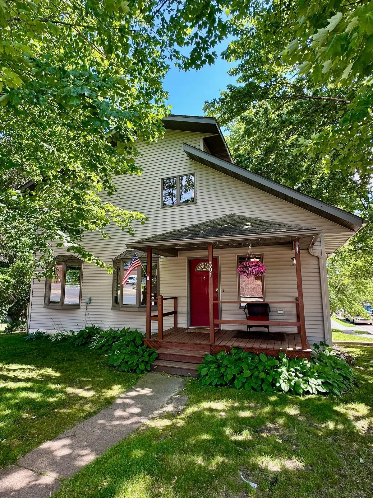 301 University ST, Elk Mound, WI 54739