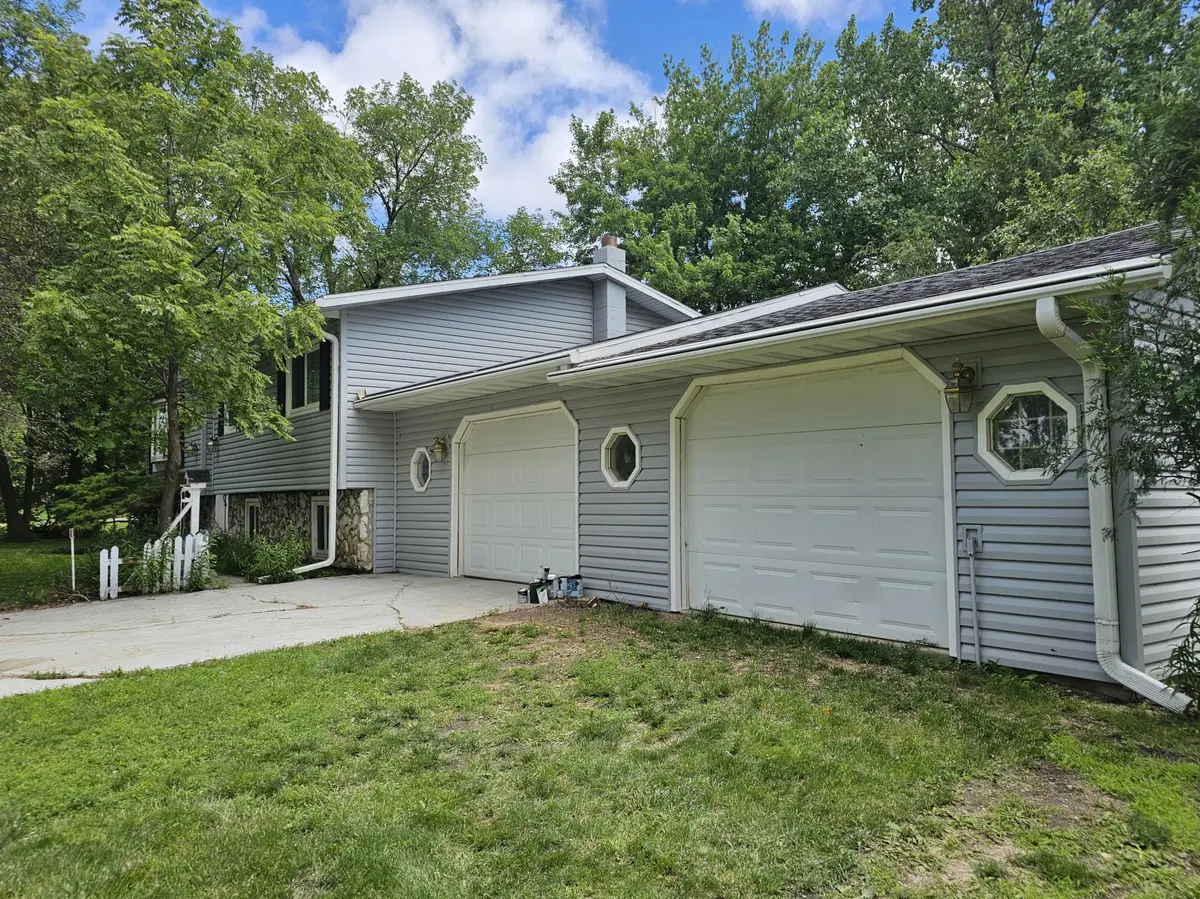 425 SW 4th ST, Avoca, MN 56114