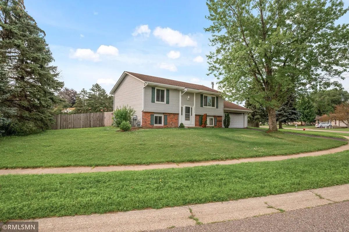 15370 Drexel WAY, Apple Valley, MN 55124